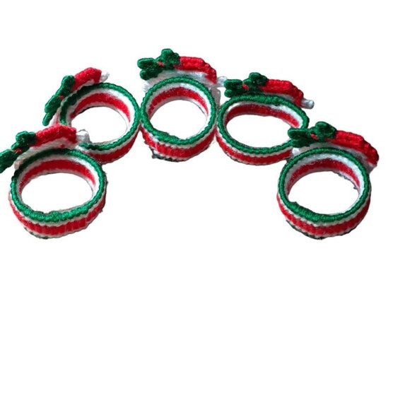 Santa Claus Plastic Canvas Napkin Rings with Holly Lot of 5 Red Green White Yarn - Picture 7 of 8